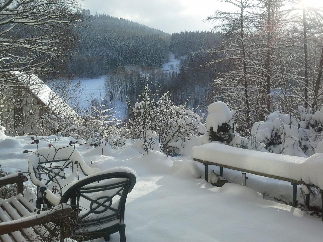 Ferienwohnung Ringbergblick Suhl Esterno foto